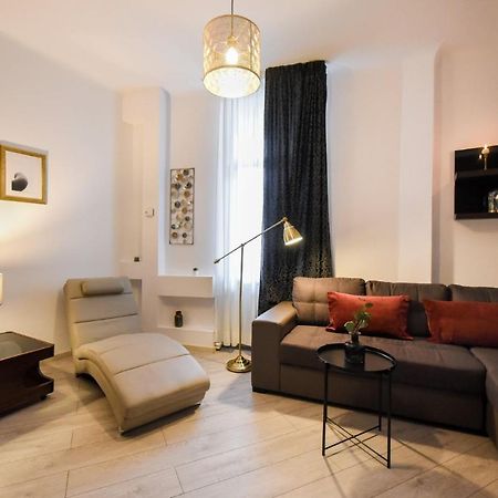 ブカレストAmazing Location & Elegant Apt - Old Townアパートメント エクステリア 写真