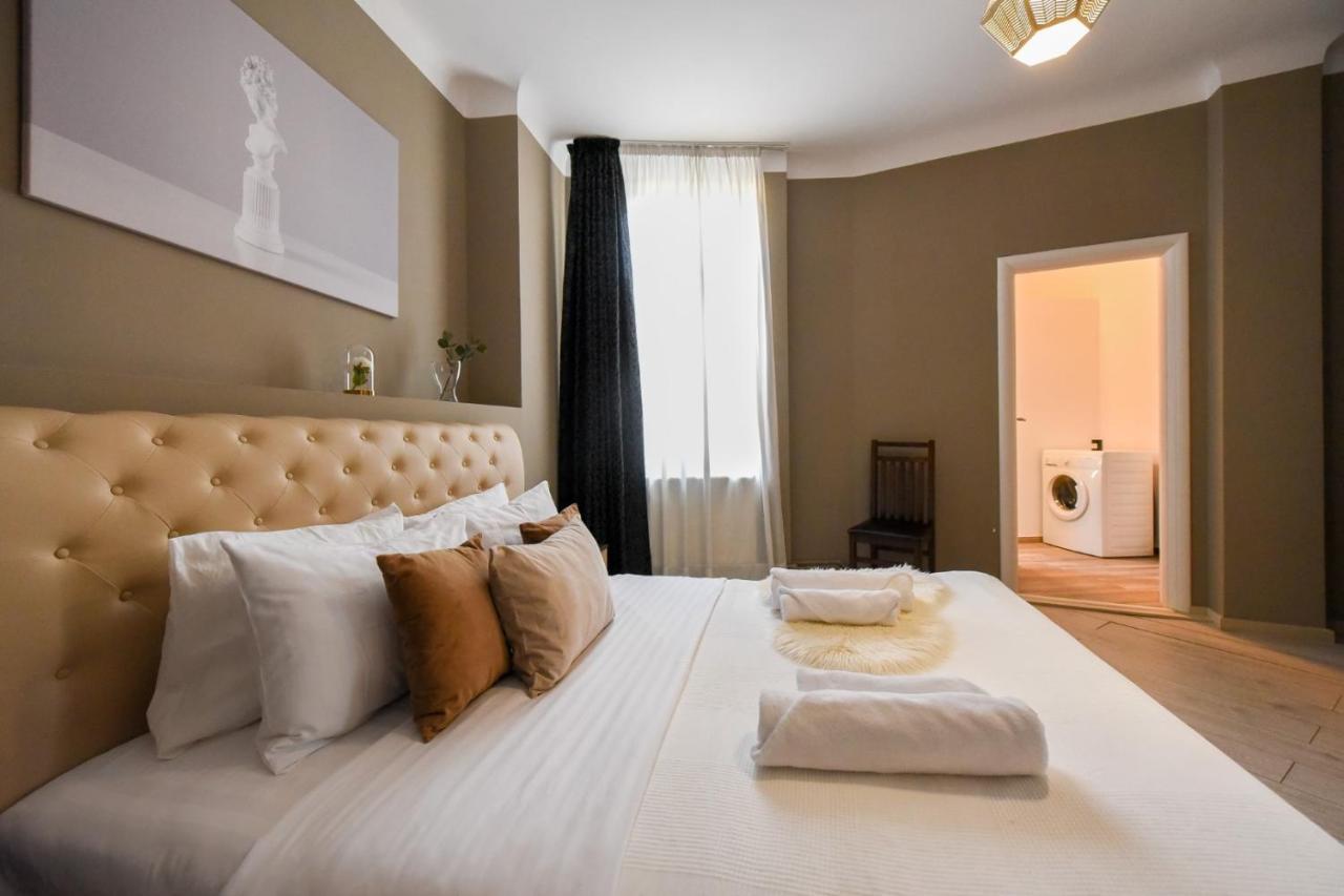 ブカレストAmazing Location & Elegant Apt - Old Townアパートメント エクステリア 写真